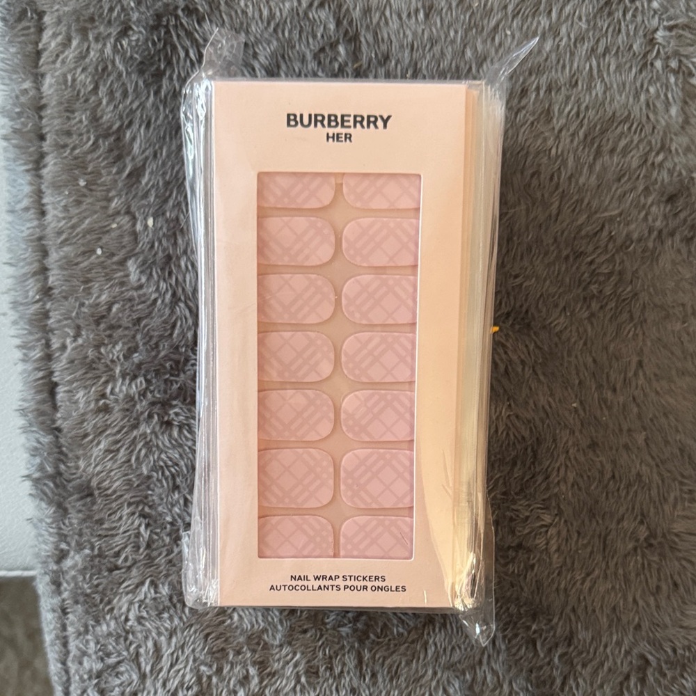 Burberry Her Soft Pink Nail Wraps